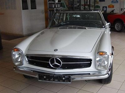 Weiß Gebraucht 1966 Mercedes W113 Cabrio | 89.900 €