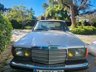 Gebraucht Mercedes 280 185 PS (136 kW) 1979 Silber Limousine