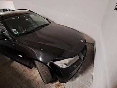 Schwarz Gebraucht 2006 BMW 318 Kombi | 2.800 € (Fairer Preis)