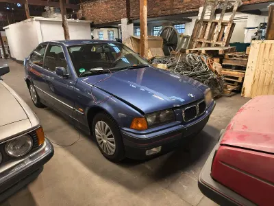 Gebraucht BMW 316 Basis 102 PS (75 kW) 1997 Blau Limousine