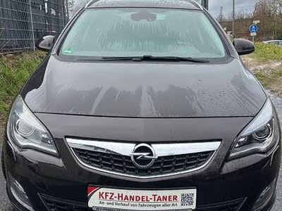 Gebraucht Opel Astra Innovation 140 PS (102 kW) 2012 Mahagonibraun/darkmahagony Kombi