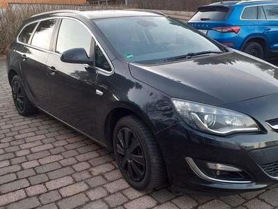 Gebraucht Opel Astra Exklusiv 131 PS (96 kW) 2014 Schwarz Kombi
