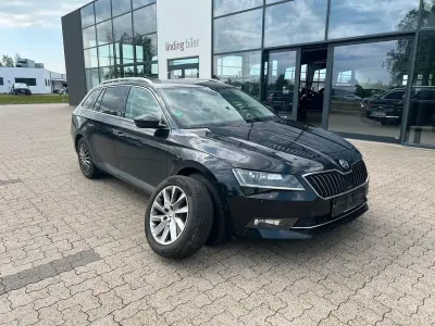 Gebraucht Skoda Superb Style 150 PS (110 kW) 2019 Schwarz Kombi