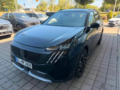 Gebraucht Peugeot 5008 Allure 145 PS (106 kW) 2025 Perla nera (metallic) SUV