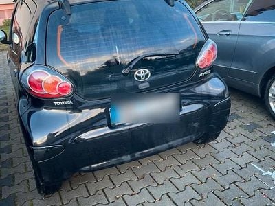 Schwarz Gebraucht 2009 Toyota Aygo Kleinwagen | 1.800 €