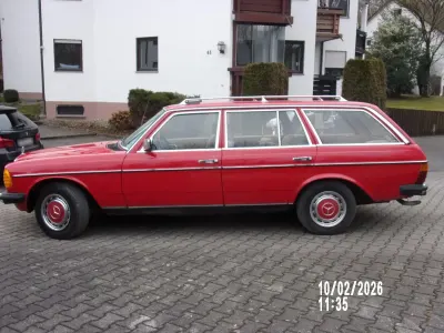 Gebraucht Mercedes 240 72 PS (52 kW) 1985 Rot Kombi