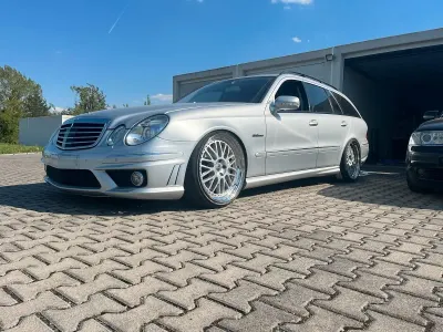 Gebraucht Mercedes E63 AMG AMG 514 PS (378 kW) 2007 Silber Kombi