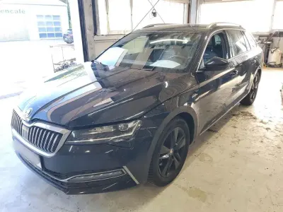 Gebraucht Skoda Superb LAURIN & KLEMENT 200 PS (147 kW) 2023 Schwarz Kombi