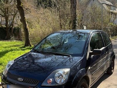Gebraucht Ford Fiesta 69 PS (50 kW) 2007 Blau Kleinwagen