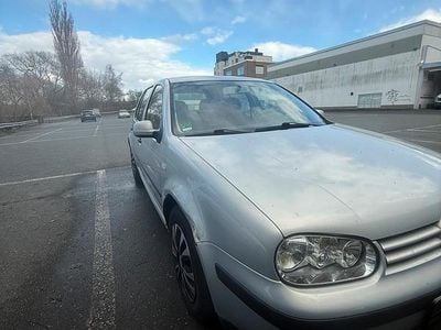 Second-hand VW Golf IV 101 CP (74 kW) 2000 Gri Hatchback