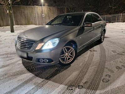 Silber Gebraucht 2011 Mercedes E220 Limousine | 7.499 € (Superpreis)