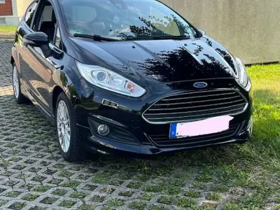 Gebraucht Ford Fiesta Titanium 101 PS (74 kW) 2013 Schwarz Kleinwagen