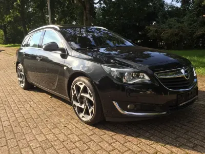 Gebraucht Opel Insignia Edition 170 PS (125 kW) 2015 Schwarz Kombi