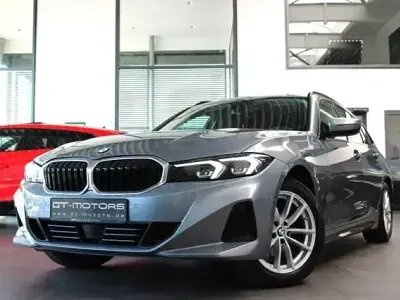 Gebraucht BMW 318 Sport Line 150 PS (110 kW) 2023 Grau Kombi