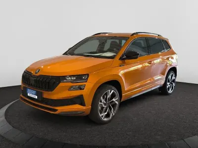 Neu Skoda Karoq SportLine 150 PS (110 kW) 2026 Phoenixorange metallic SUV