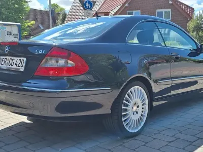 Gebraucht Mercedes CLK220 150 PS (110 kW) 2008 Schwarz Coupé