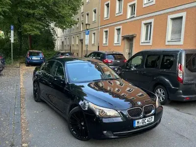 Gebraucht BMW 525 Sport Line 197 PS (144 kW) 2008 Schwarz Limousine