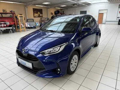 Gebraucht Toyota Yaris Team 125 PS (91 kW) 2021 Blau Kleinwagen