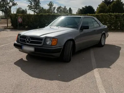 Gebraucht Mercedes 230 136 PS (100 kW) 1988 Grau Coupé