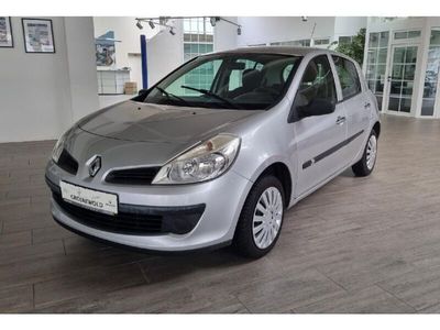 Platingrau (metallic) Gebraucht 2009 Renault Clio II Limousine | 3.900 € (Etwas zu teuer)