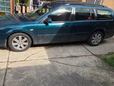 Używany Ford Mondeo Trend 110 KM (80 kW) 2006 Zielony Sedan/Limuzyna