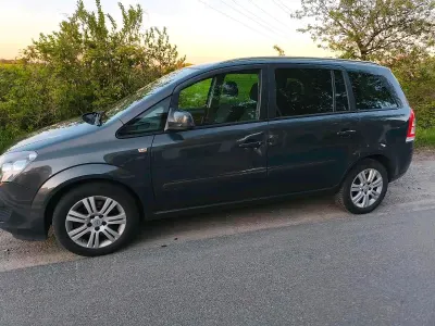 Usata Opel Zafira 150 CV (110 kW) 2013 Grigio Monovolume