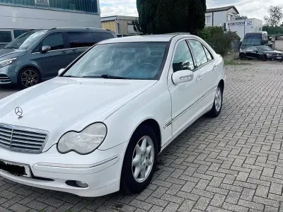 Gebraucht Mercedes C200 Elegance 163 PS (119 kW) 2001 Weiß Limousine