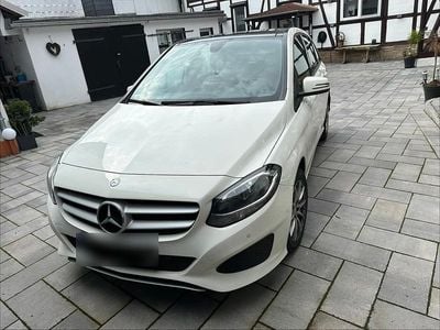 Gebraucht Mercedes B200 Edition 136 PS (100 kW) 2017 Weiß Van / Kleinbus