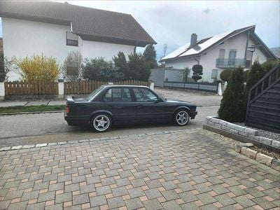 Gebraucht BMW 325 170 PS (125 kW) 1988 Schwarz Limousine
