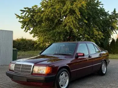 Gebraucht Mercedes 190 Avantgarde 109 PS (80 kW) 1992 Rot Limousine