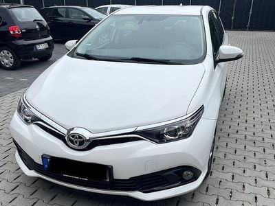 Gebraucht Toyota Auris Comfort 116 PS (85 kW) 2015 Weiß Limousine