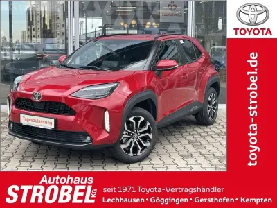 Neu Toyota Yaris Cross 131 PS (96 kW) 2026 Karminarot metallic SUV