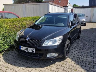 Schwarz Gebraucht 2013 Skoda Octavia Elegance Kombi | 8.500 € (Guter Preis)