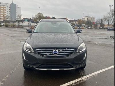 Grau Gebraucht 2017 Volvo XC60 SUV | 18.700 € (Guter Preis)