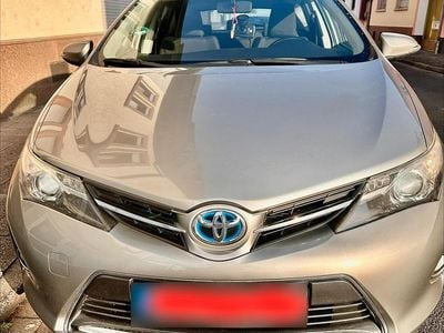 Gebraucht Toyota Auris Hybrid 136 PS (100 kW) 2014 Silber Limousine