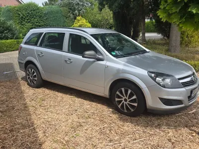 Gebraucht Opel Astra 2010 Silber Kombi