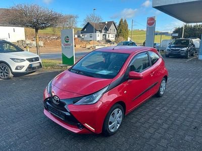 Usata Toyota Aygo 69 CV (50 kW) 2017 Rosso Utilitaria