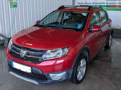 Gebraucht Dacia Sandero Stepway 90 PS (66 kW) 2015 Rot Kleinwagen