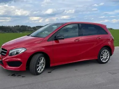 Gebraucht Mercedes B220 AMG line 177 PS (130 kW) 2018 Rot Kleinwagen