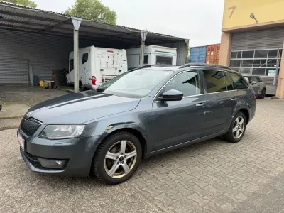Gebraucht Skoda Octavia Elegance 150 PS (110 kW) 2014 Blau Kombi