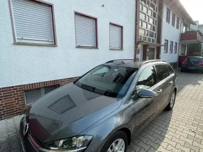 Gebraucht VW Golf VII Comfortline 150 PS (110 kW) 2019 Grau Kombi