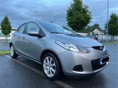 Gebraucht Mazda 2 Prime-Line 75 PS (55 kW) 2011 Silber Kleinwagen