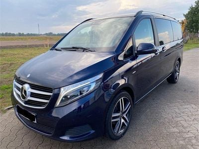 Mercedes V220