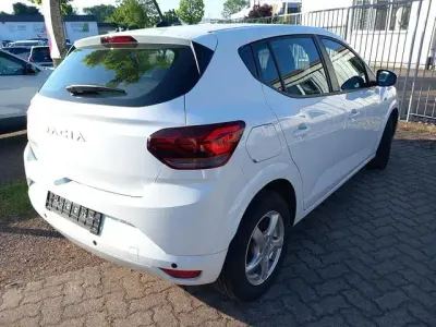 Gebraucht Dacia Sandero Expression 101 PS (74 kW) 2024 Gletscherweiß gletscherweiß Limousine