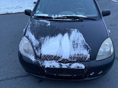 Schwarz Gebraucht 2002 Toyota Yaris Sol Limousine | 3.250 € (Etwas zu teuer)