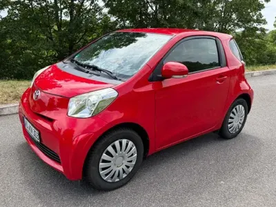 Gebraucht Toyota iQ 68 PS (50 kW) 2011 Rot Kleinwagen
