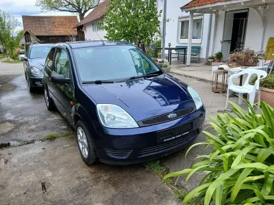 Brugt Ford Fiesta Ambiente 69 HK (50 kW) 2003 Blå Hatchback