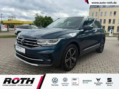 Gebraucht VW Tiguan Elegance 150 PS (110 kW) 2023 Nightshade blue metallic SUV