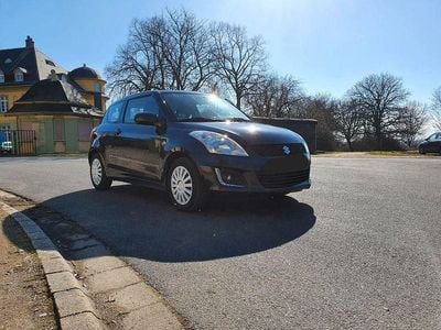 Gebraucht Suzuki Swift Club 94 PS (69 kW) 2015 Schwarz Kleinwagen