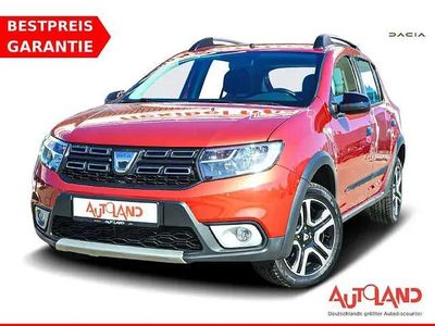 Usata Dacia Sandero Celebration 90 CV (66 kW) 2018 Rosso SUV